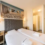 Apartment With Ac And Washing Machine, On A Holiday Park 200 M From The Sea